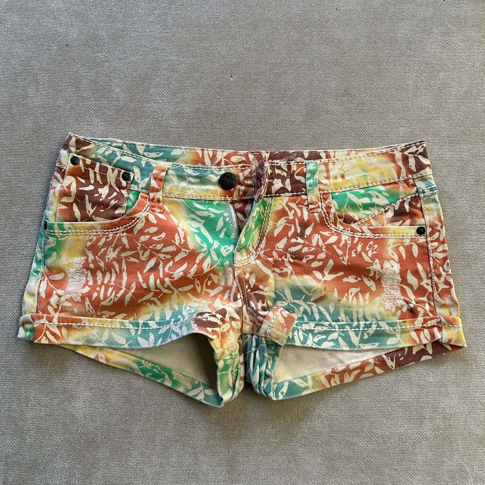 Vanilla Star - Patterned Shorts